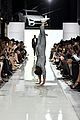meryl davis katelyn ohashi walk in laureus fashion show gala 01