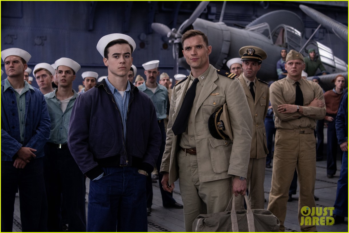 nick jonas mandy moore more midway trailer pics 16