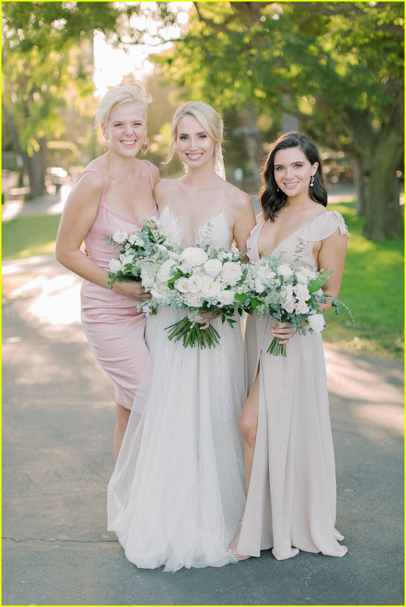 molly mccooks fairytale wedding photos are stunning 02