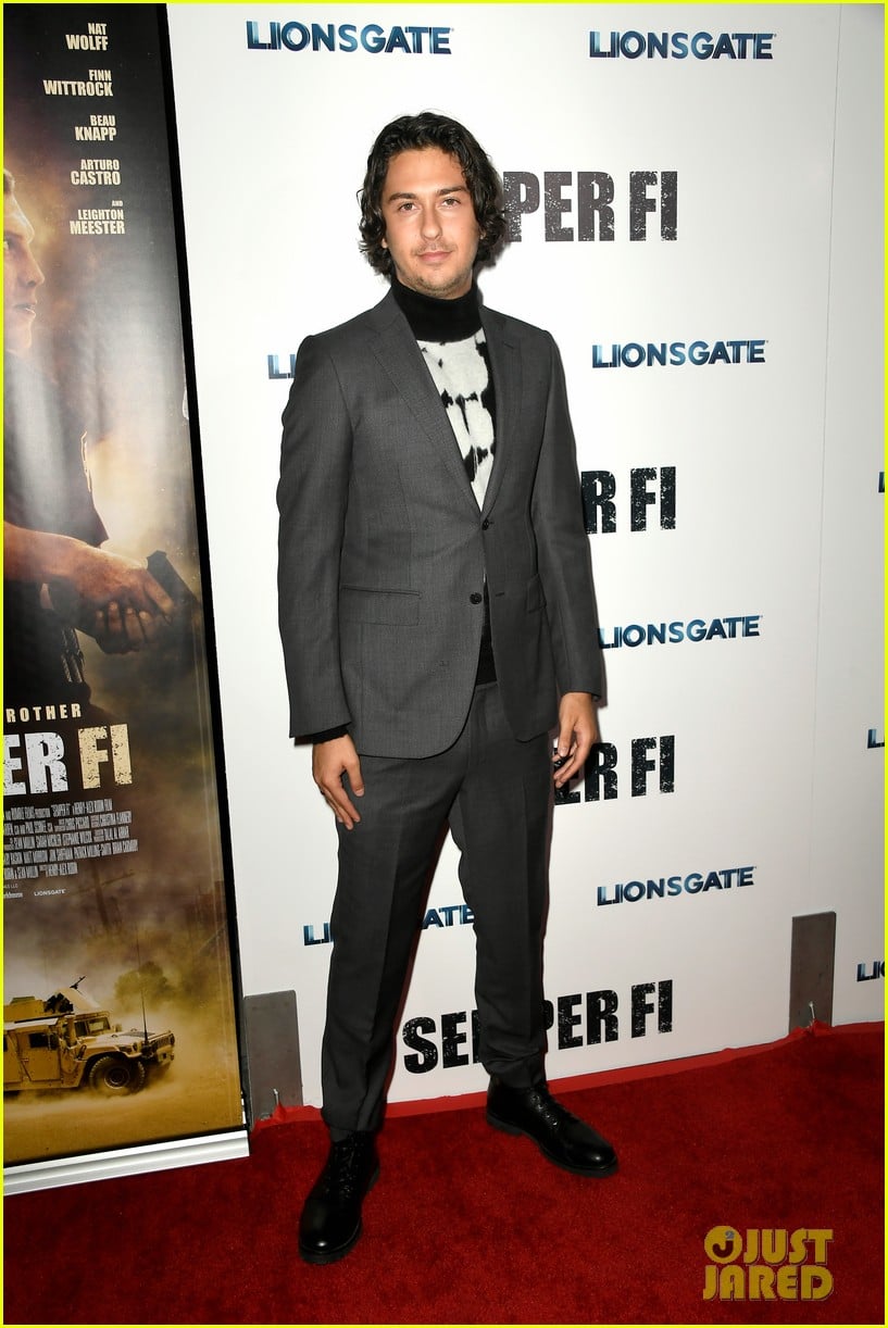 nat wolff gets support from 2 favorite ladies at semper fi screening 08