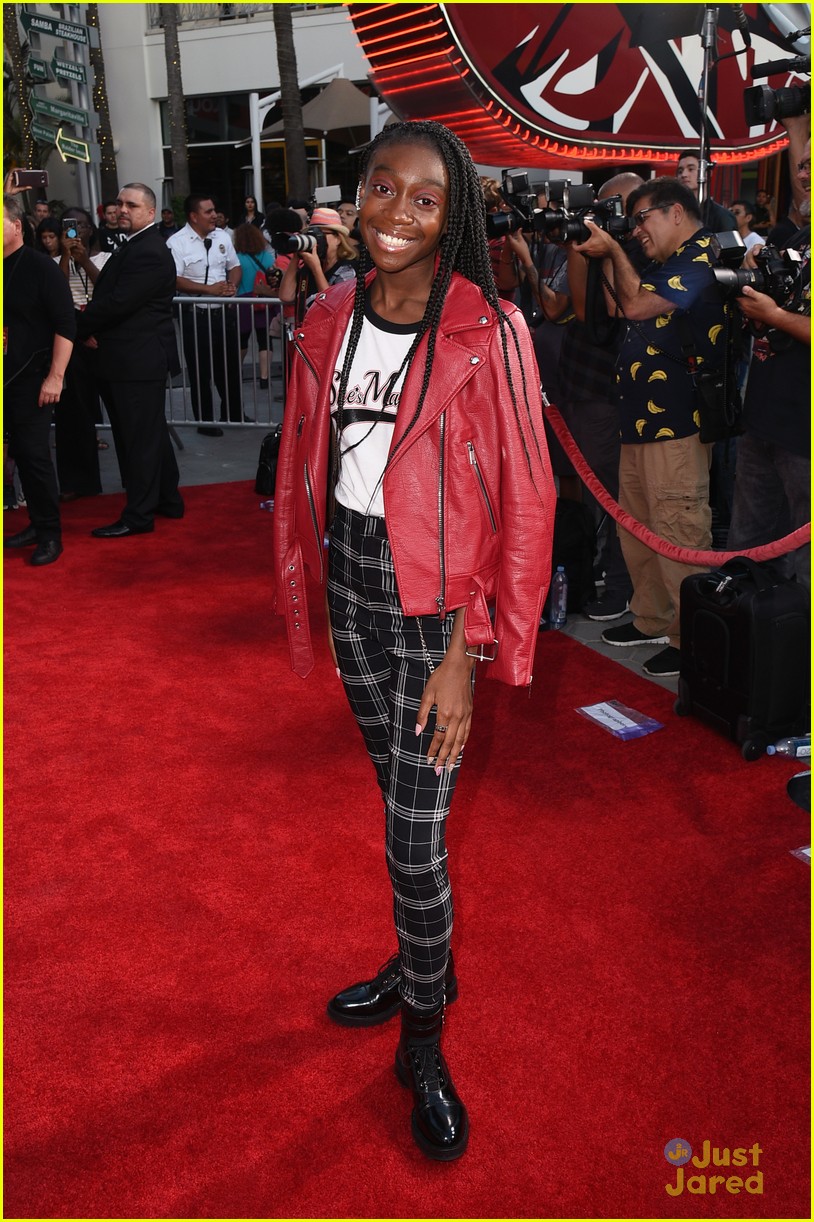 navia robinson more horror nights press night 14
