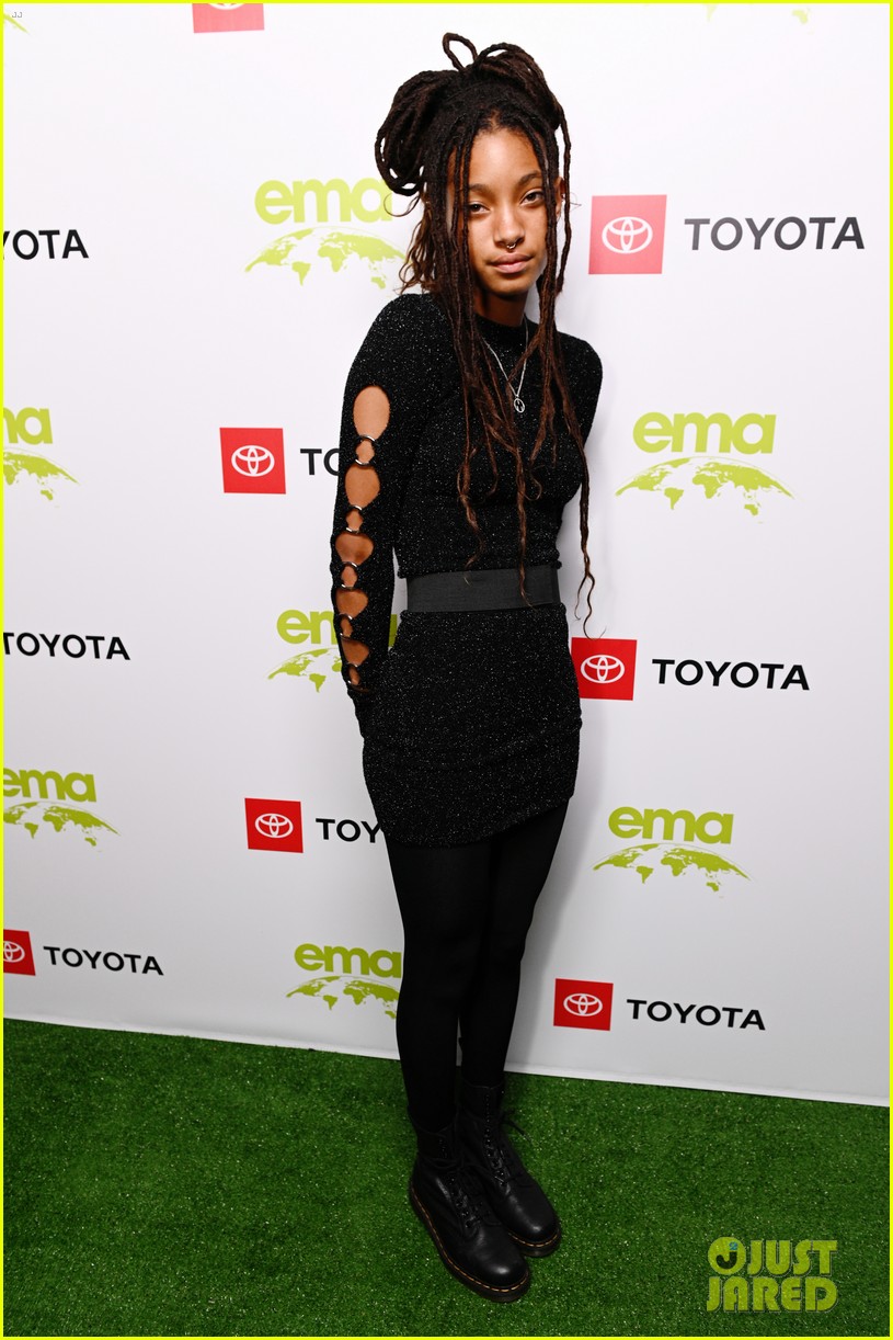 nina dobrev accepts ema futures award at environmental media association honors gala 03