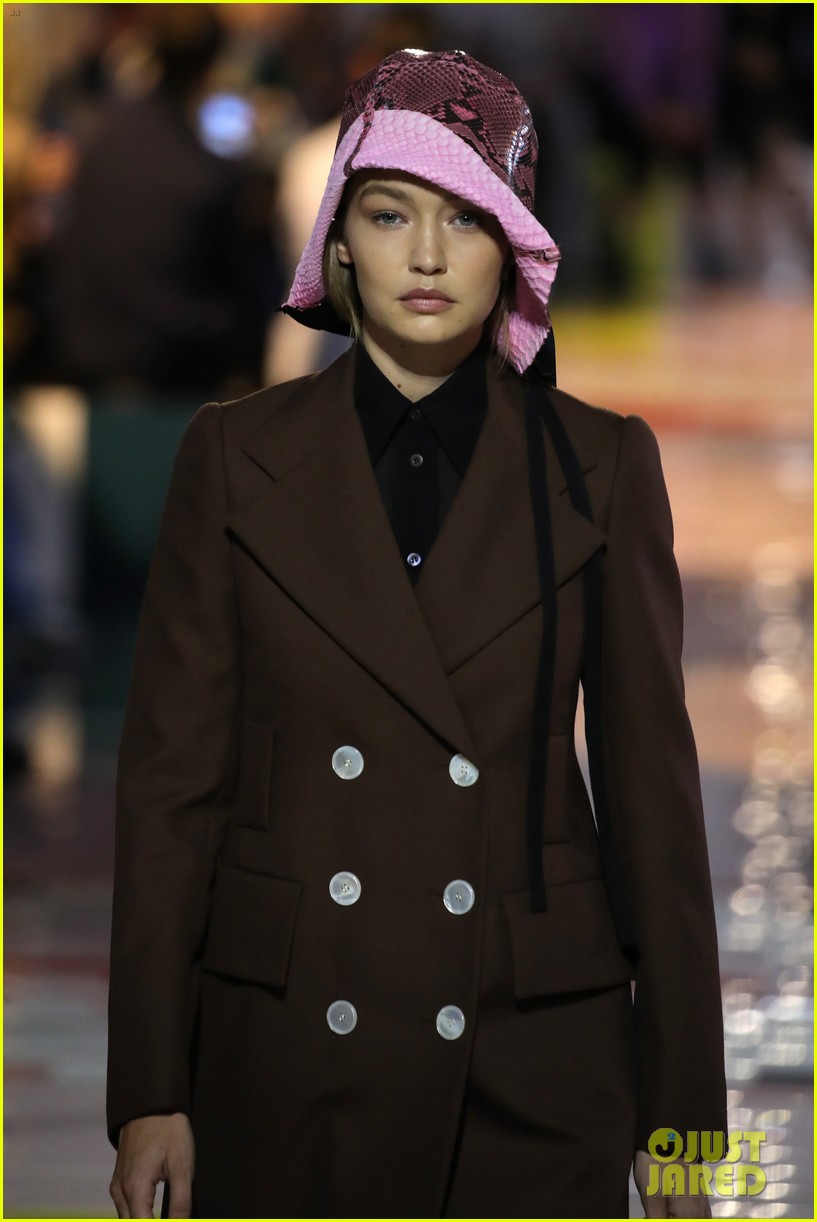 Full Sized Photo of kaia gerber gigi hadid hats prada show milan 08