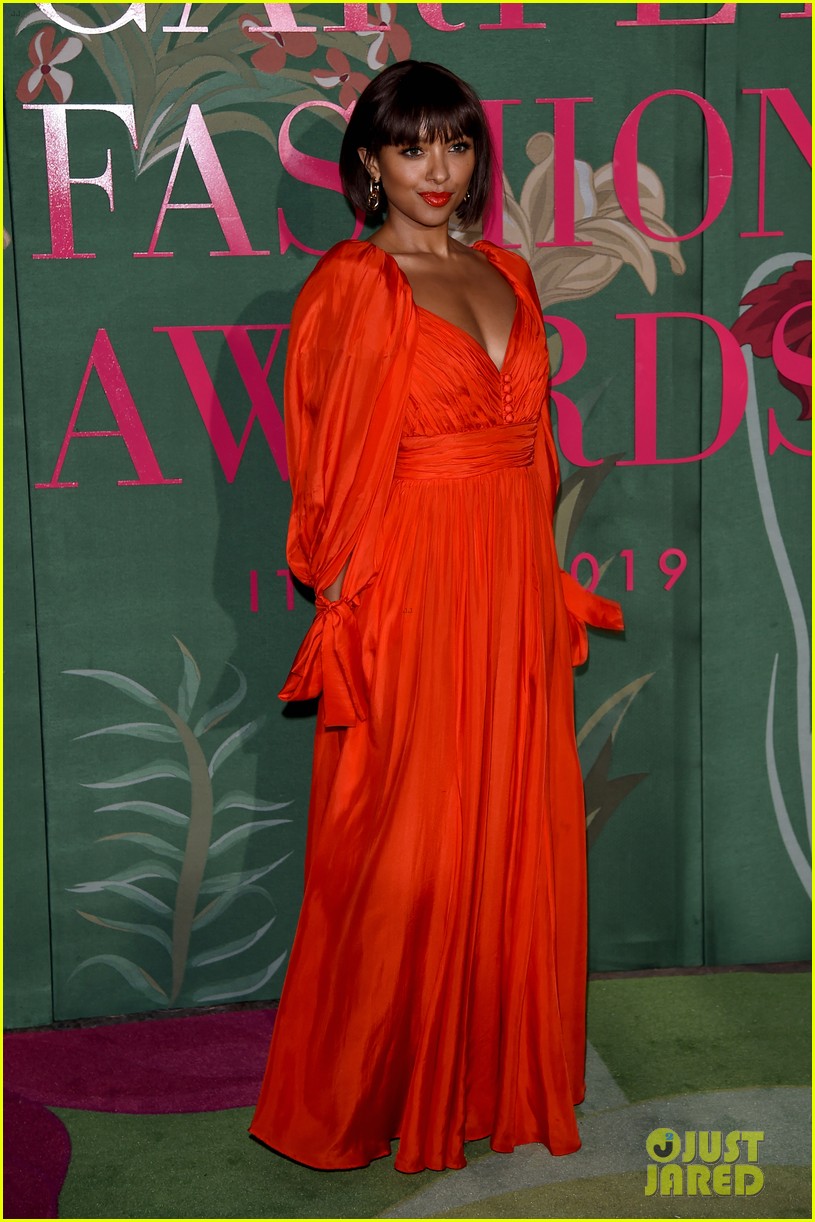 ian somerhalder nikki reed green carpet fashion awards 03
