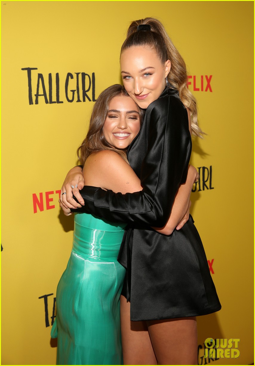ava michelle sabrina carpenter tall girl premiere 06