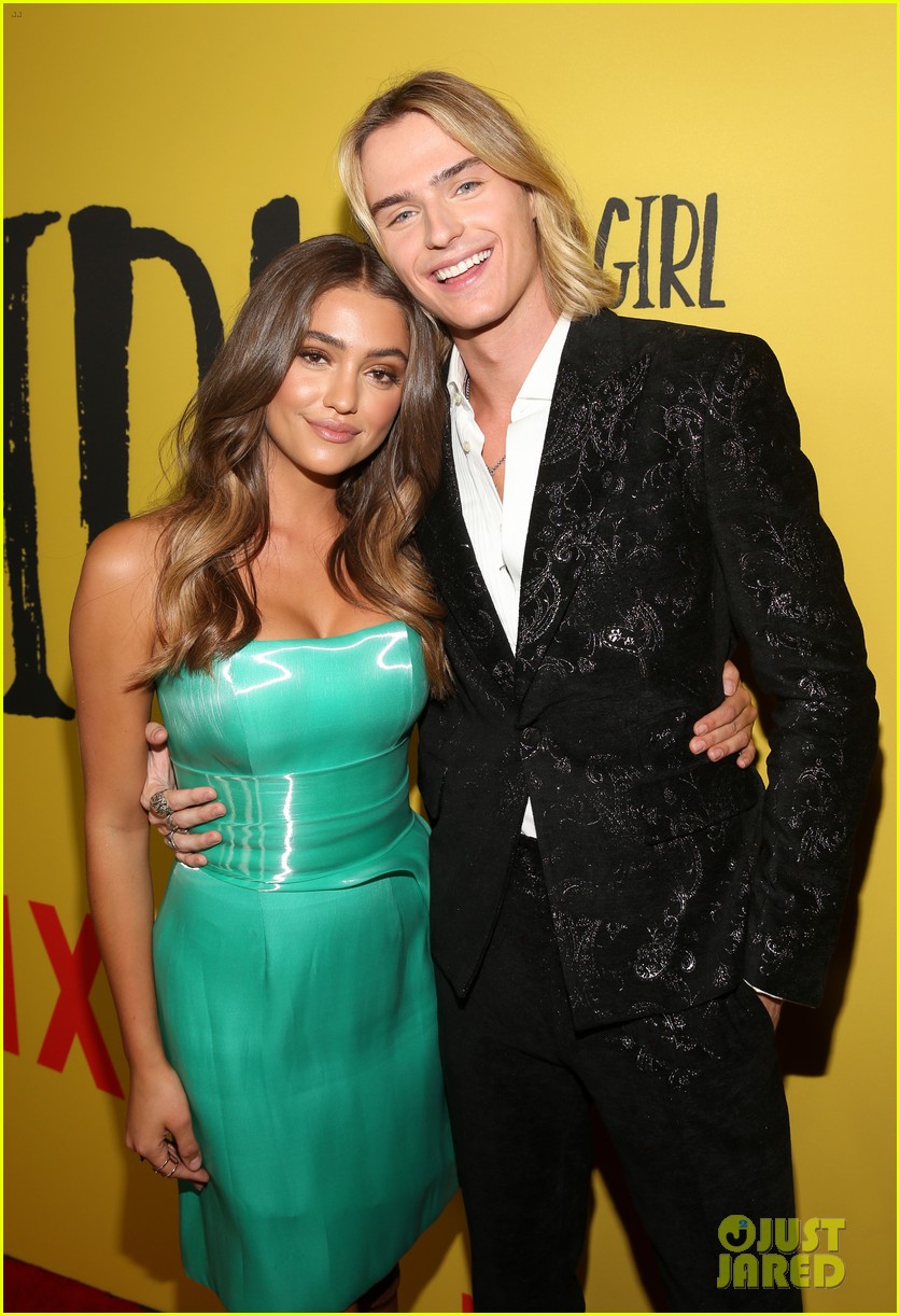 ava michelle sabrina carpenter tall girl premiere 10