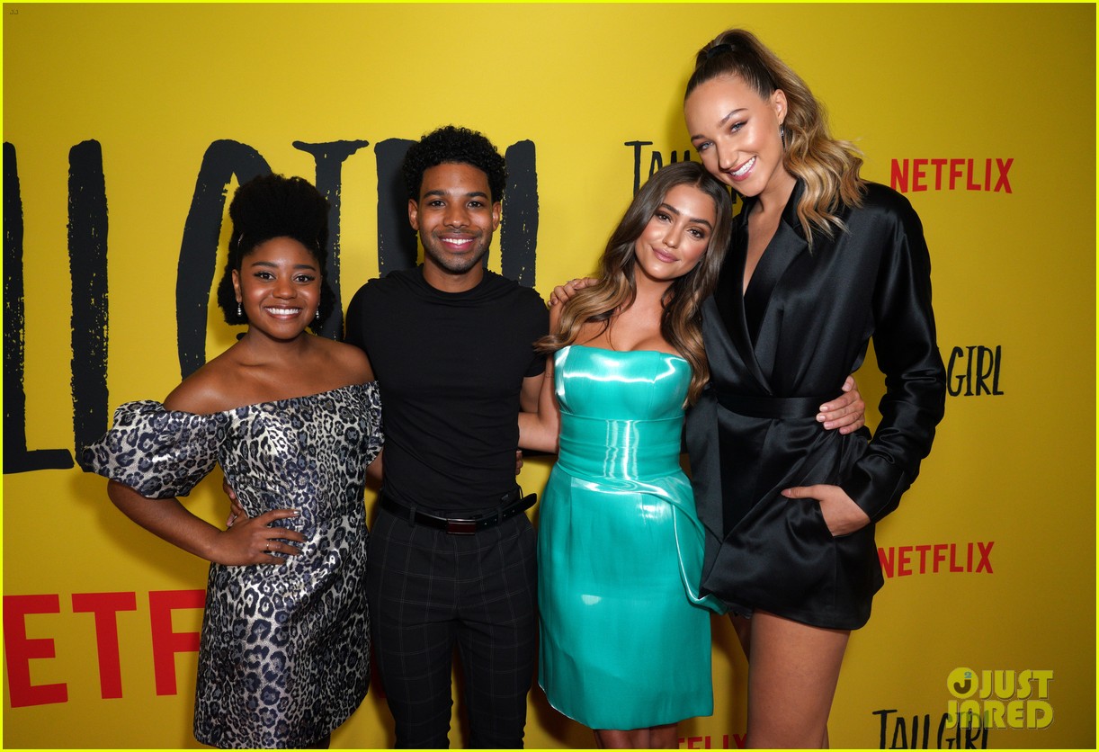 ava michelle sabrina carpenter tall girl premiere 38