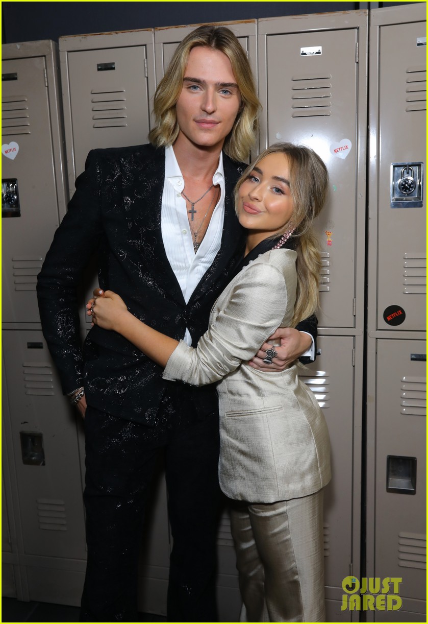ava michelle sabrina carpenter tall girl premiere 59