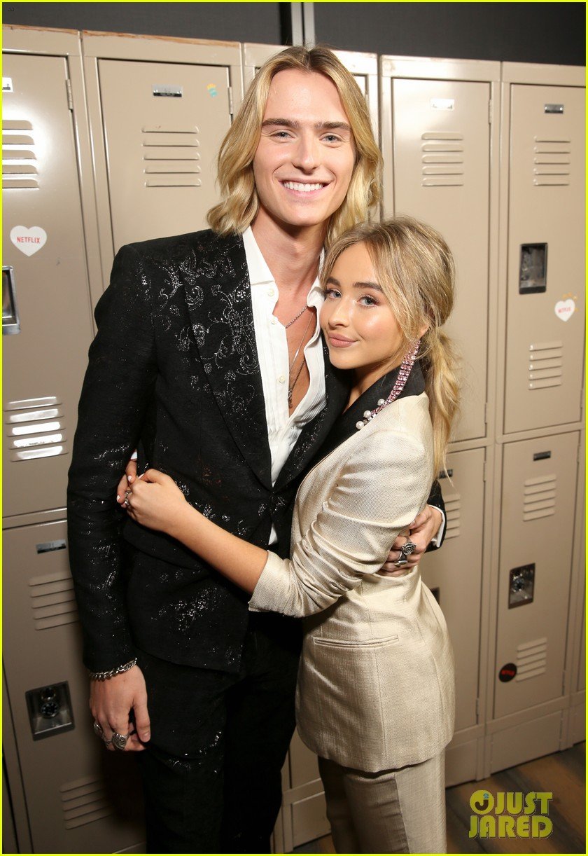 ava michelle sabrina carpenter tall girl premiere 63