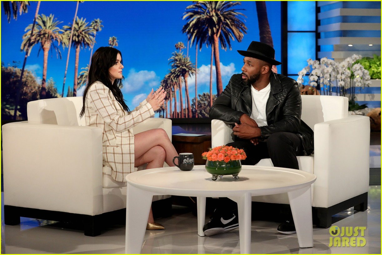 Full Sized Photo of ariel winter ellen show stop pics 02 | Ariel Winter