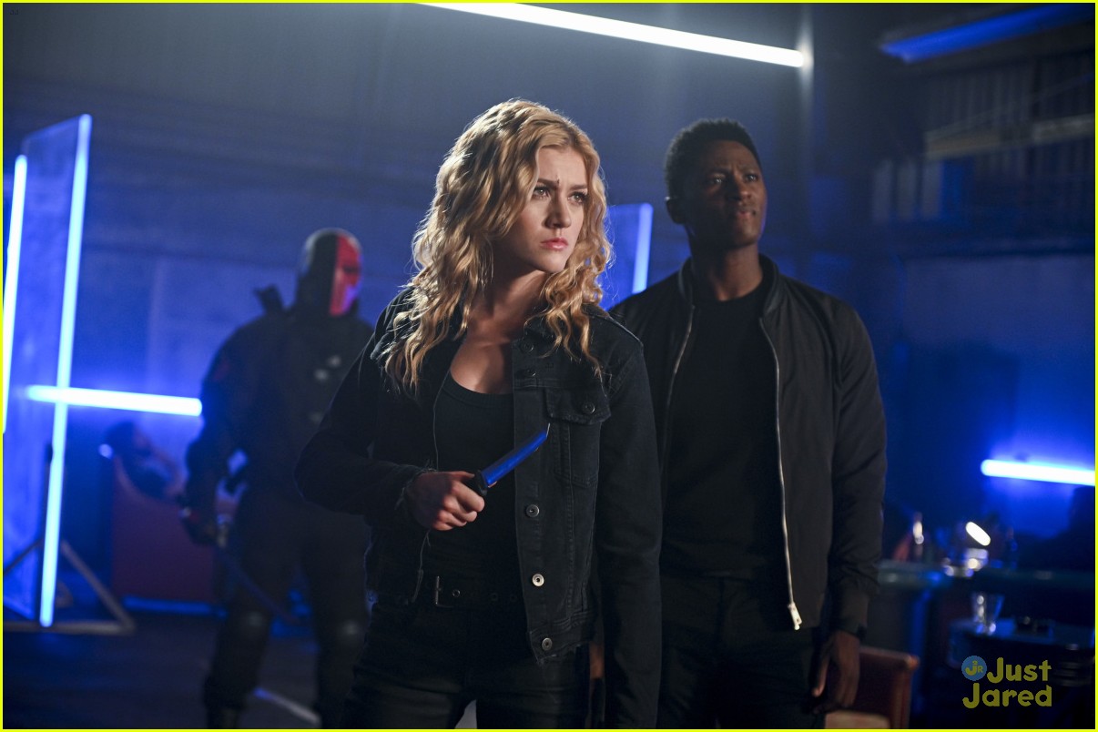 mia connor confront brother arrow stills 01