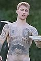 justin bieber shirtless brings sandwich to assistant 02