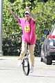justin bieber falls off unicycle while learning how to ride 31