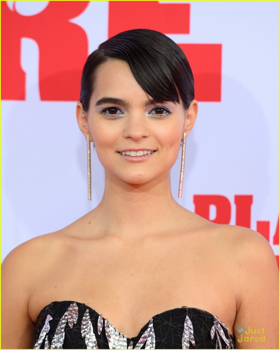 Full Sized Photo of brianna hildebrand playing fire premiere pics 14