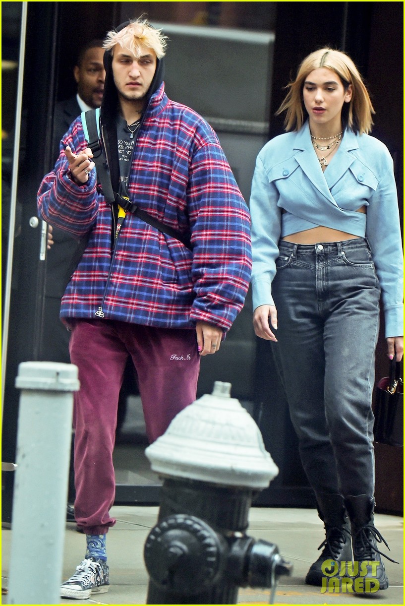 dua lipa anwar hadid jacket nyc 03