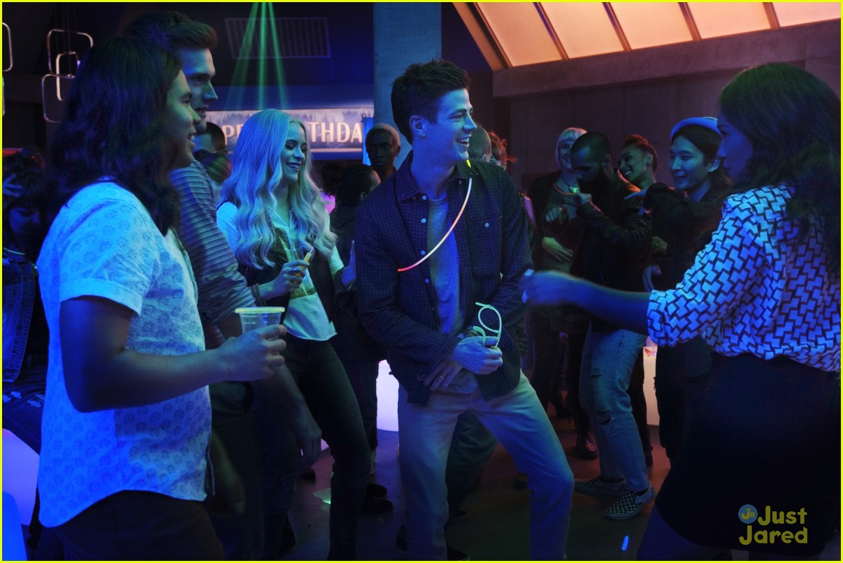 the flash glow bar party dead man running stills 05