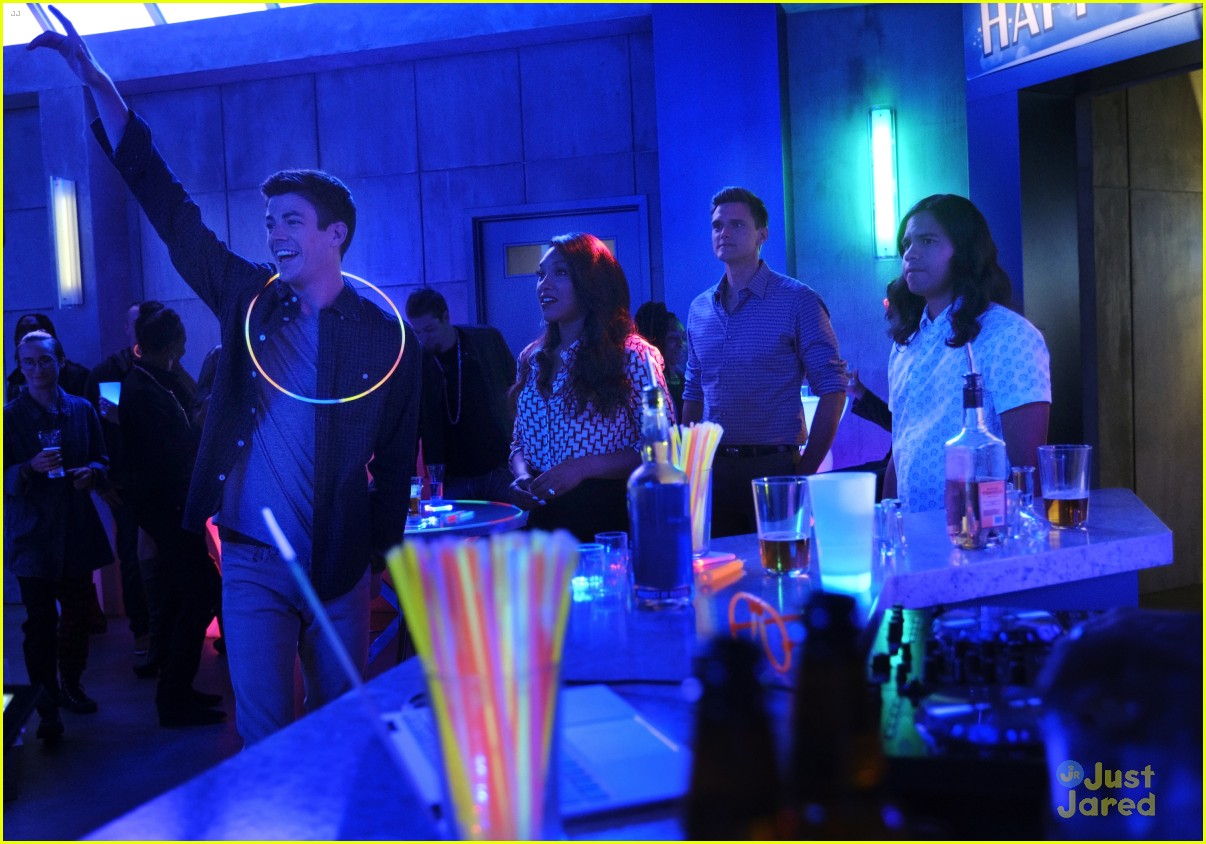 the flash glow bar party dead man running stills 11