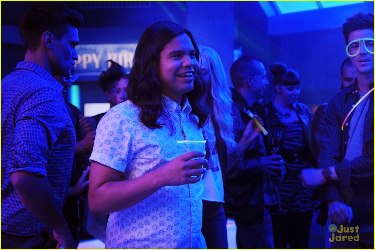 the flash glow bar party dead man running stills 13