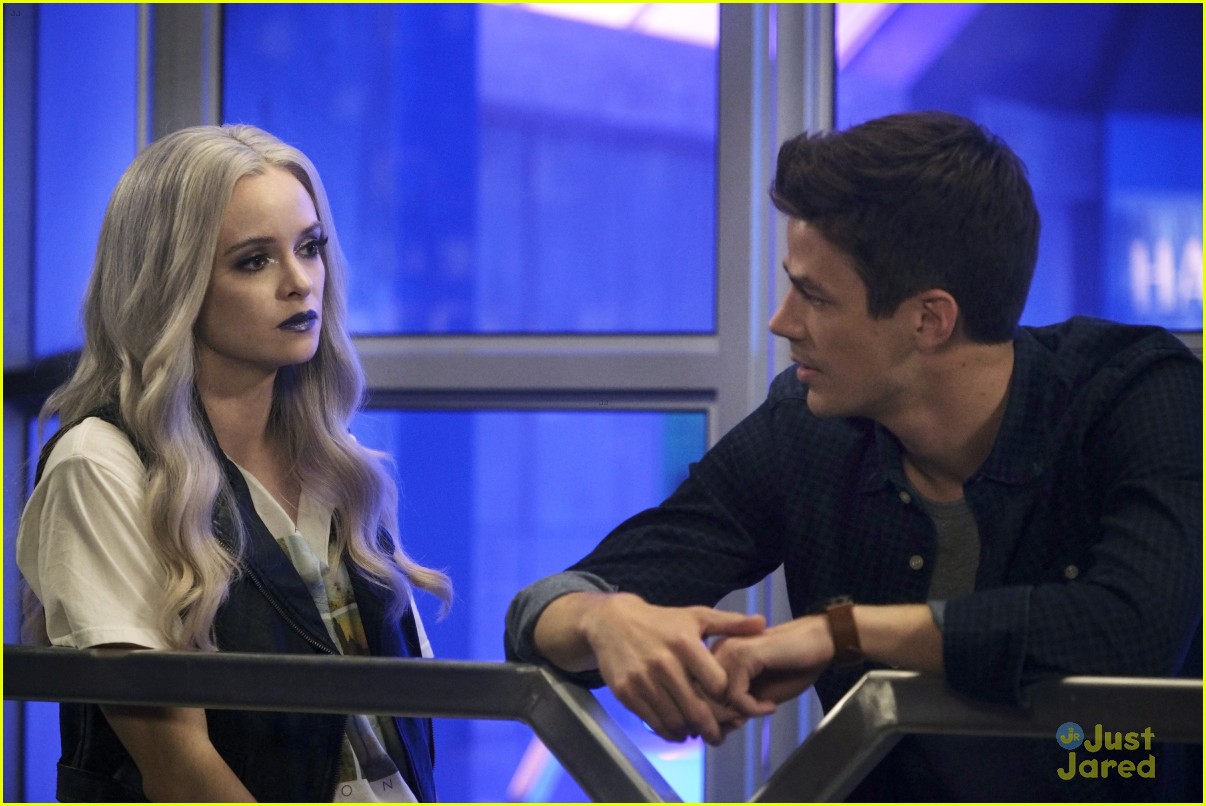 the flash glow bar party dead man running stills 15