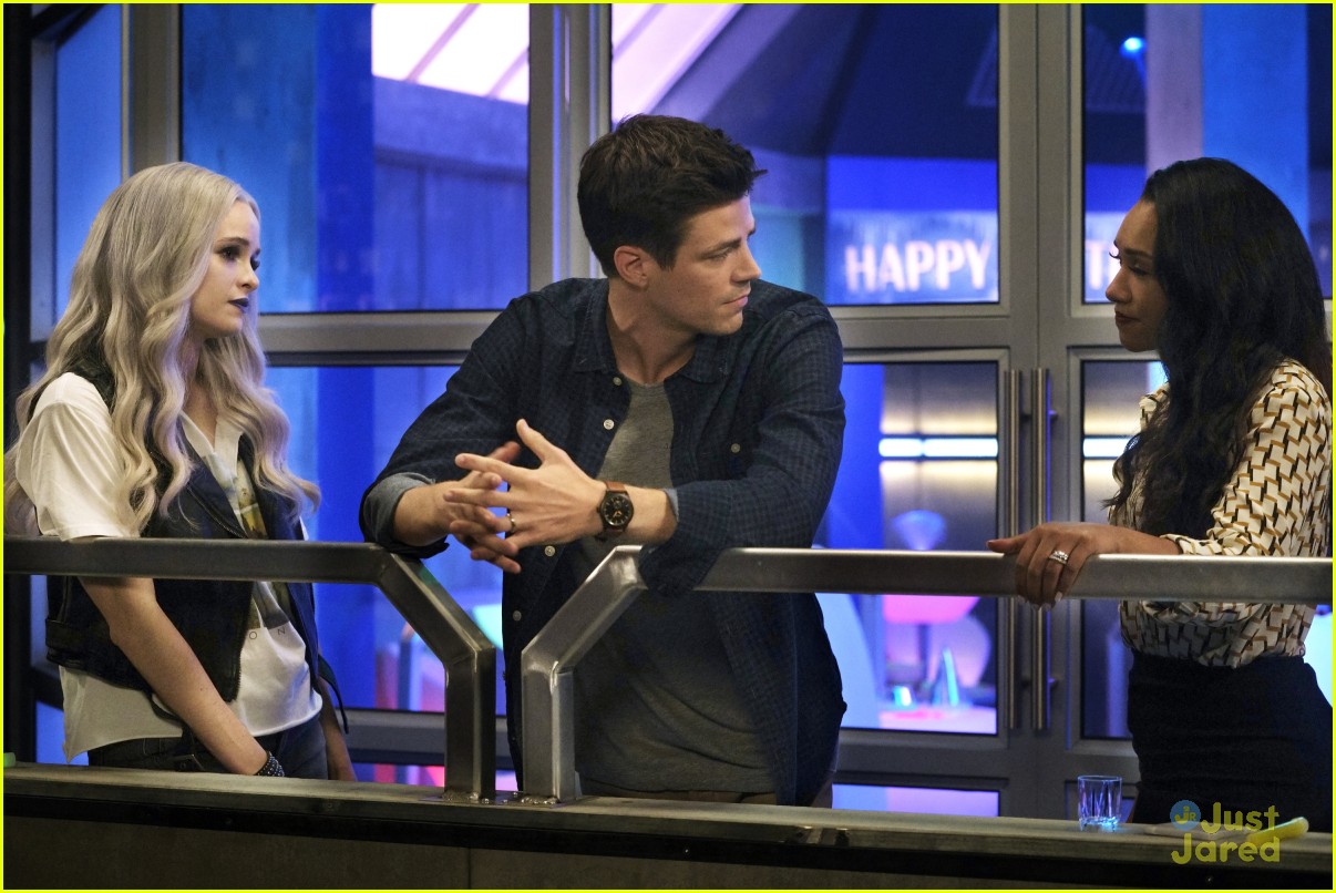 the flash glow bar party dead man running stills 16