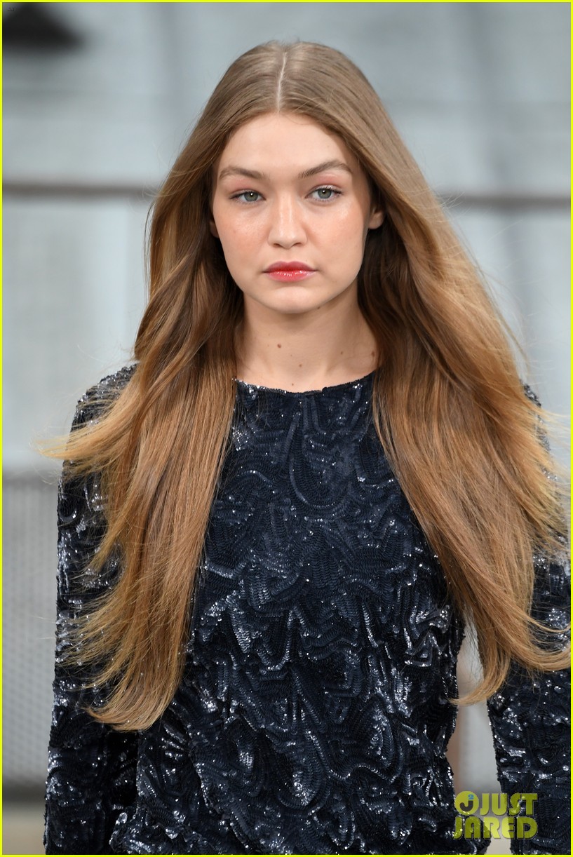 gigi hadid chanel runway crasher 04