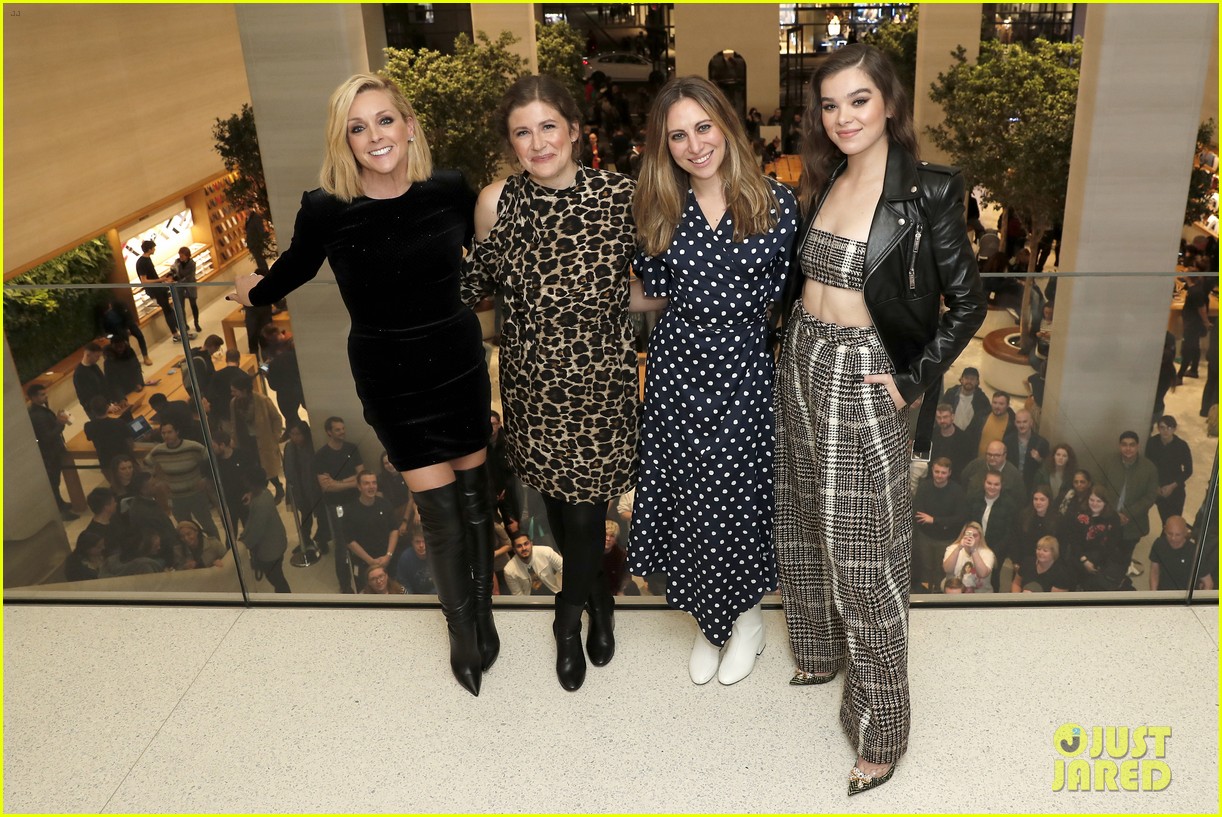 hailee steinfeld jane krakowski dickinson panel london 03
