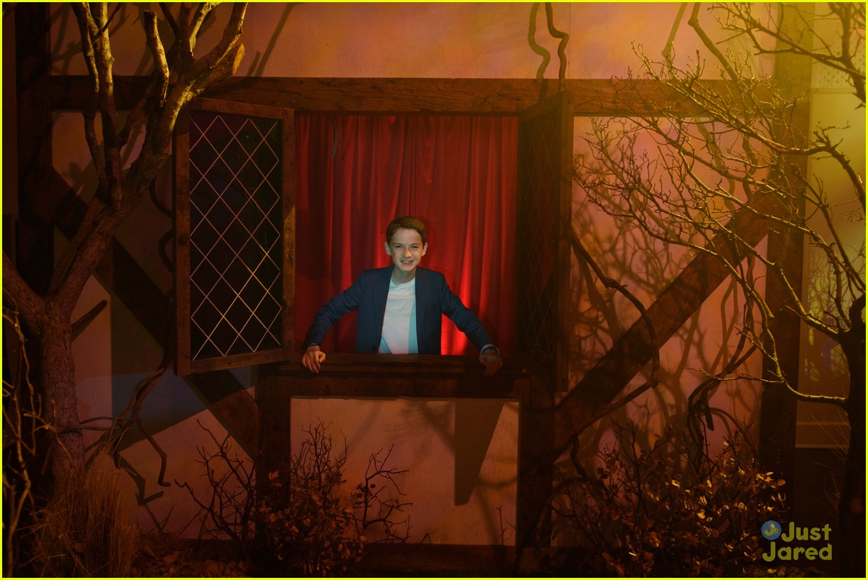 trevor jackson jordan buhat more celebs freeform halloween house 16