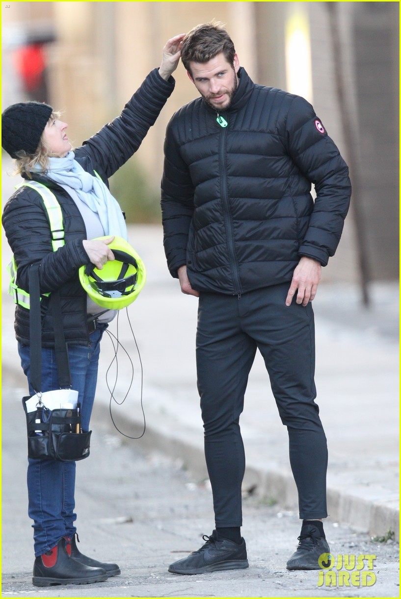 liam hemsworth films new quibi series 03