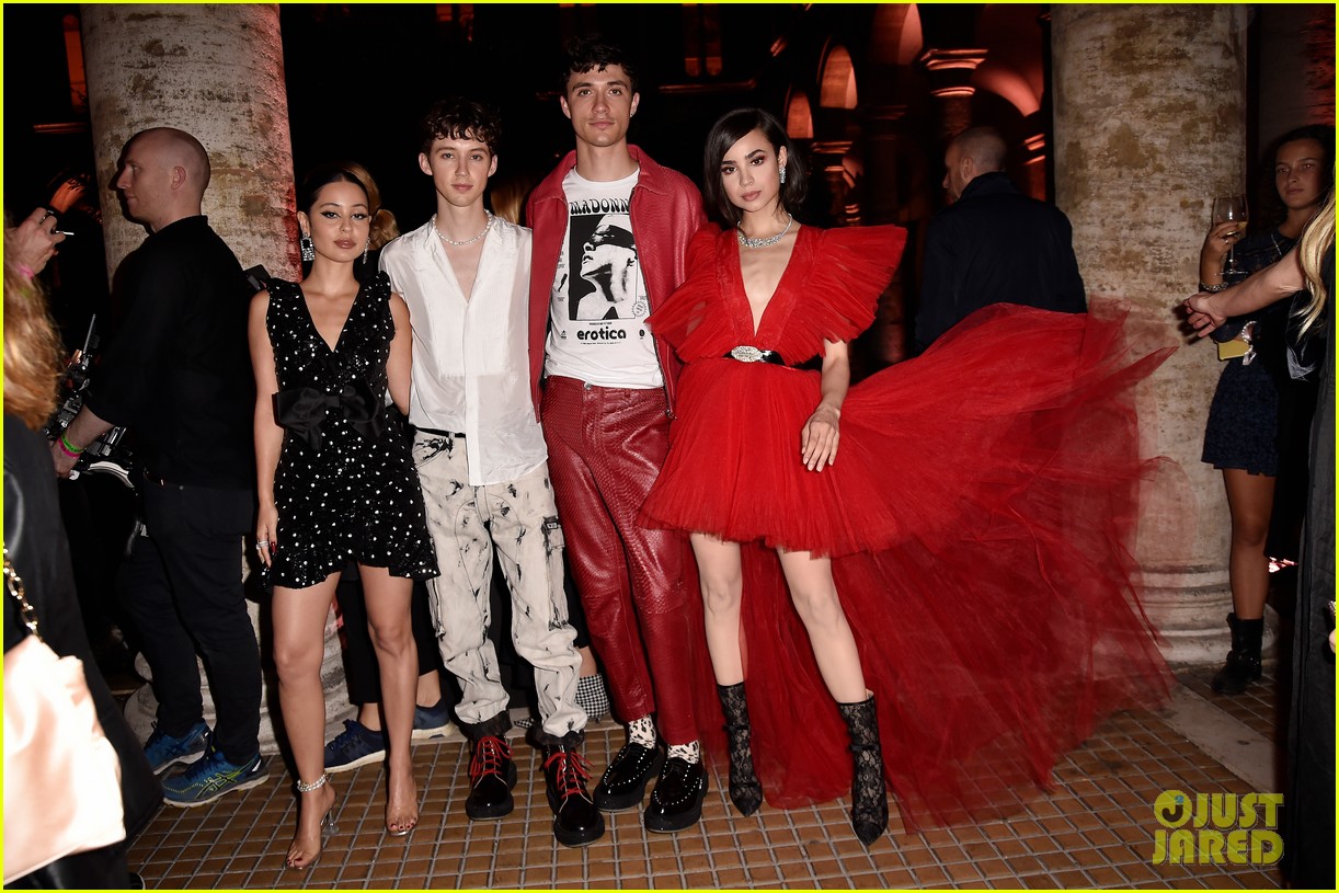 kendall jenner hm giambattista valli event 03