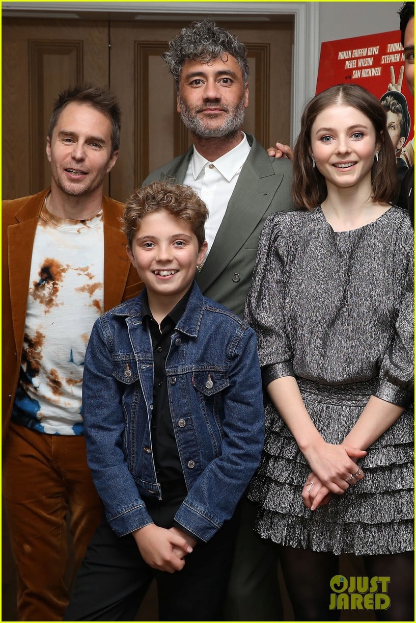 Thomasin McKenzie & Roman Griffin Davis Do Their Reading at 'Jojo ...