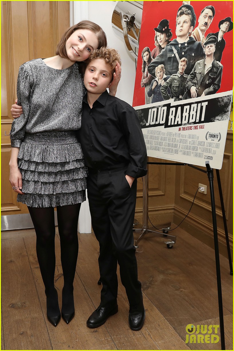 Thomasin McKenzie & Roman Griffin Davis Do Their Reading at 'Jojo ...