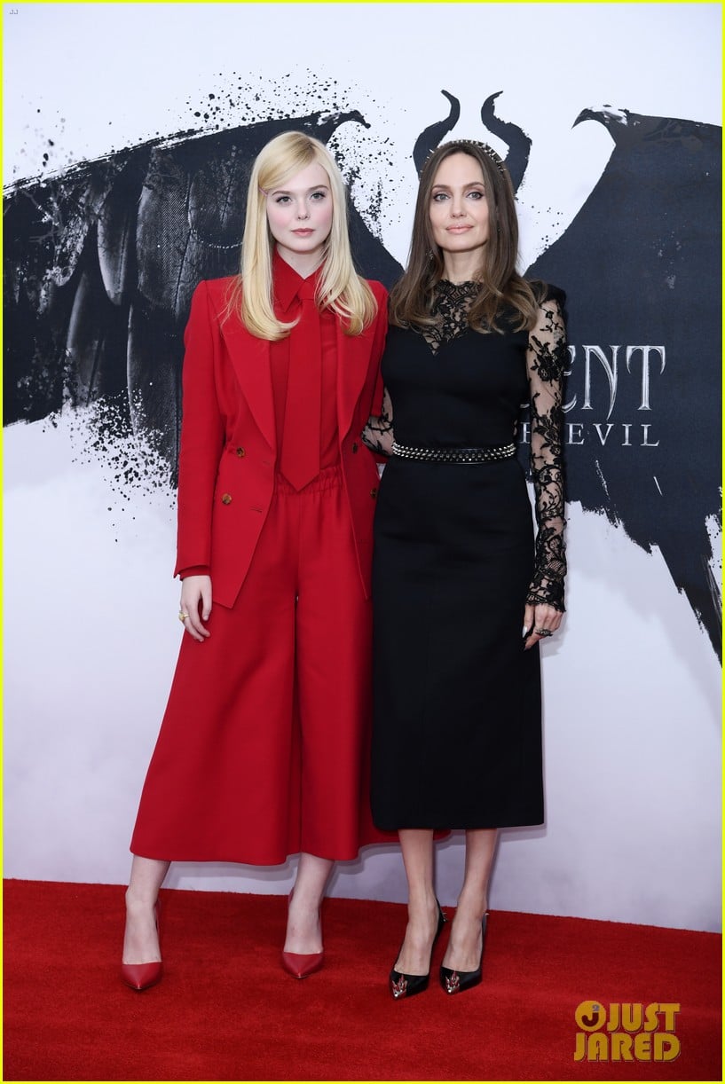 elle fanning angelina jolie maleficent photocall london 14