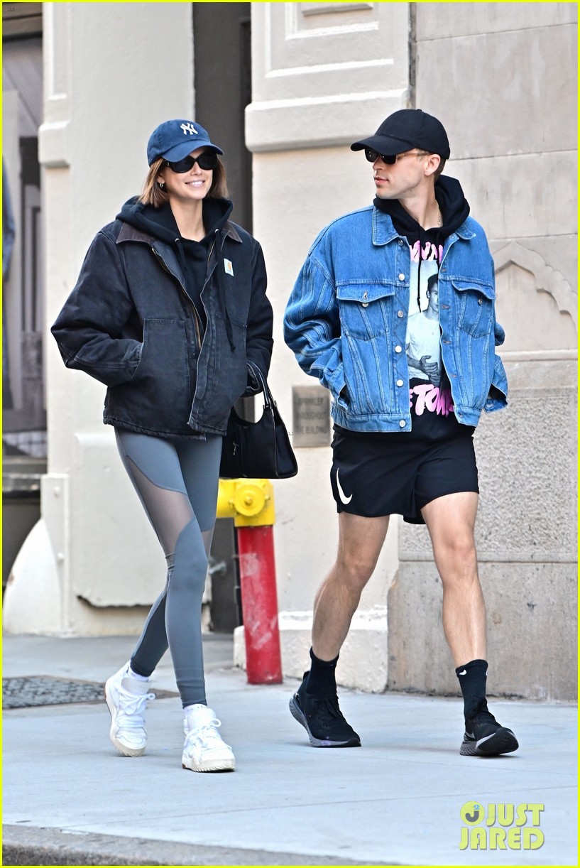 kaia gerber errands around nyc gym time 05