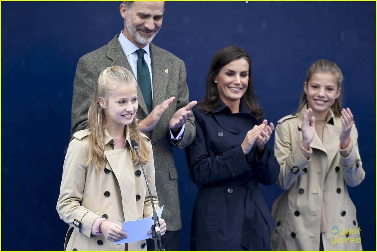 princess leonor hugs from sofia asiegu visit 24