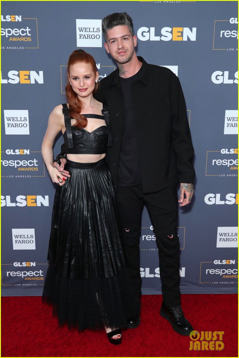 madelaine petsch represents riverdale at glsen respect awards with travis mills 03