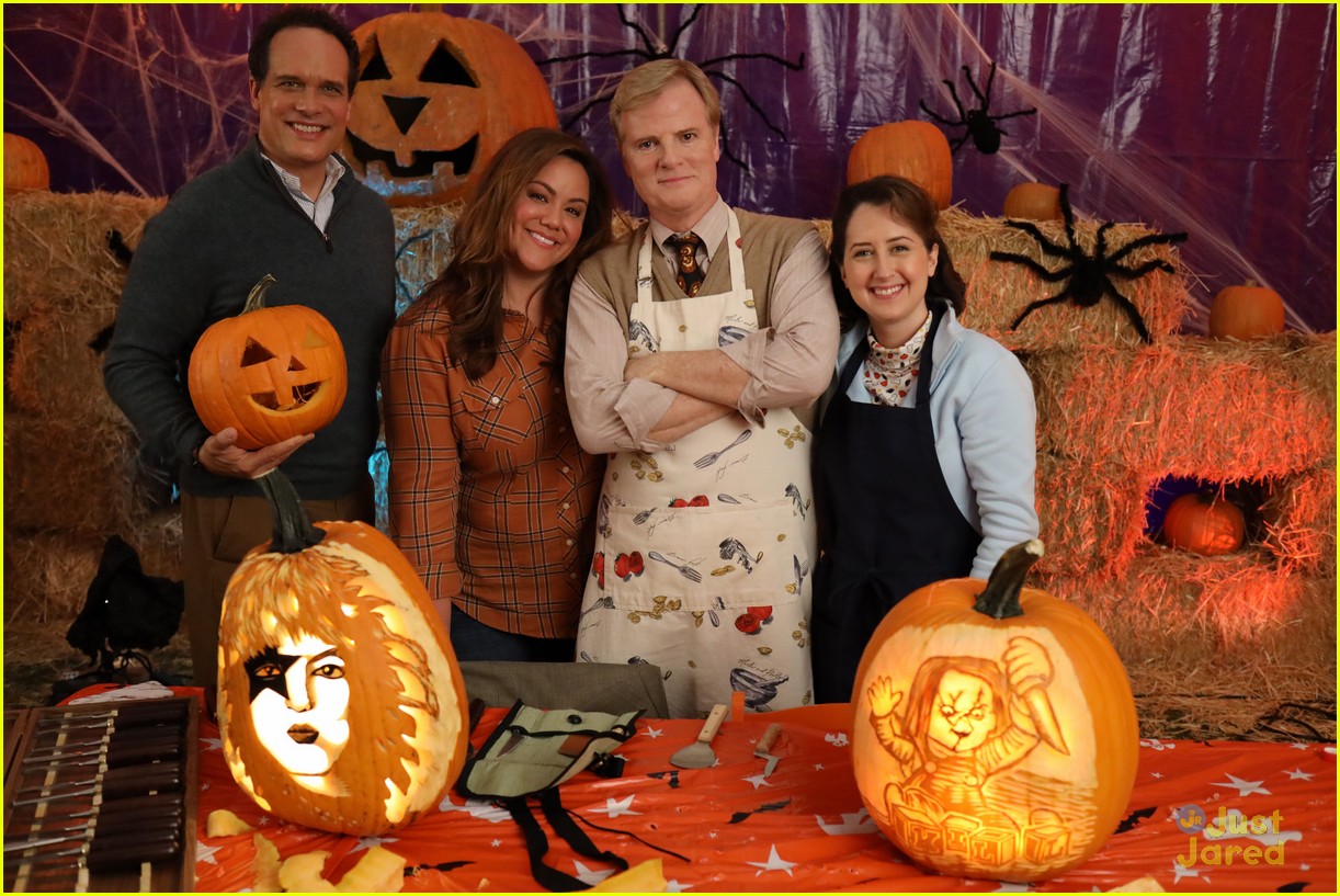 Meg Donnelly Is Black Widow On Tonight's Halloween Themed 'American