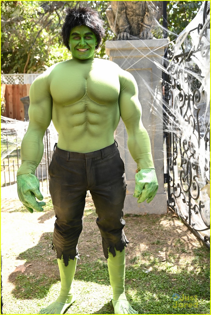 Meg Donnelly Is Black Widow On Tonight's Halloween Themed 'American