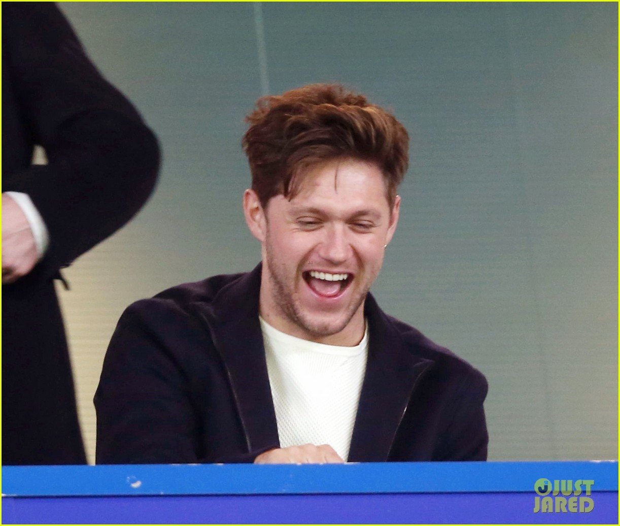 niall horan chelsea game pics after tour announcement 04