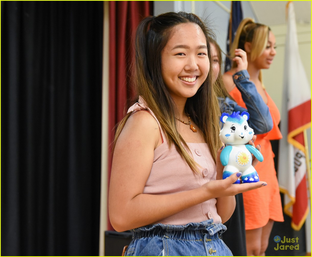 nina lu nia sioux care bears event 06