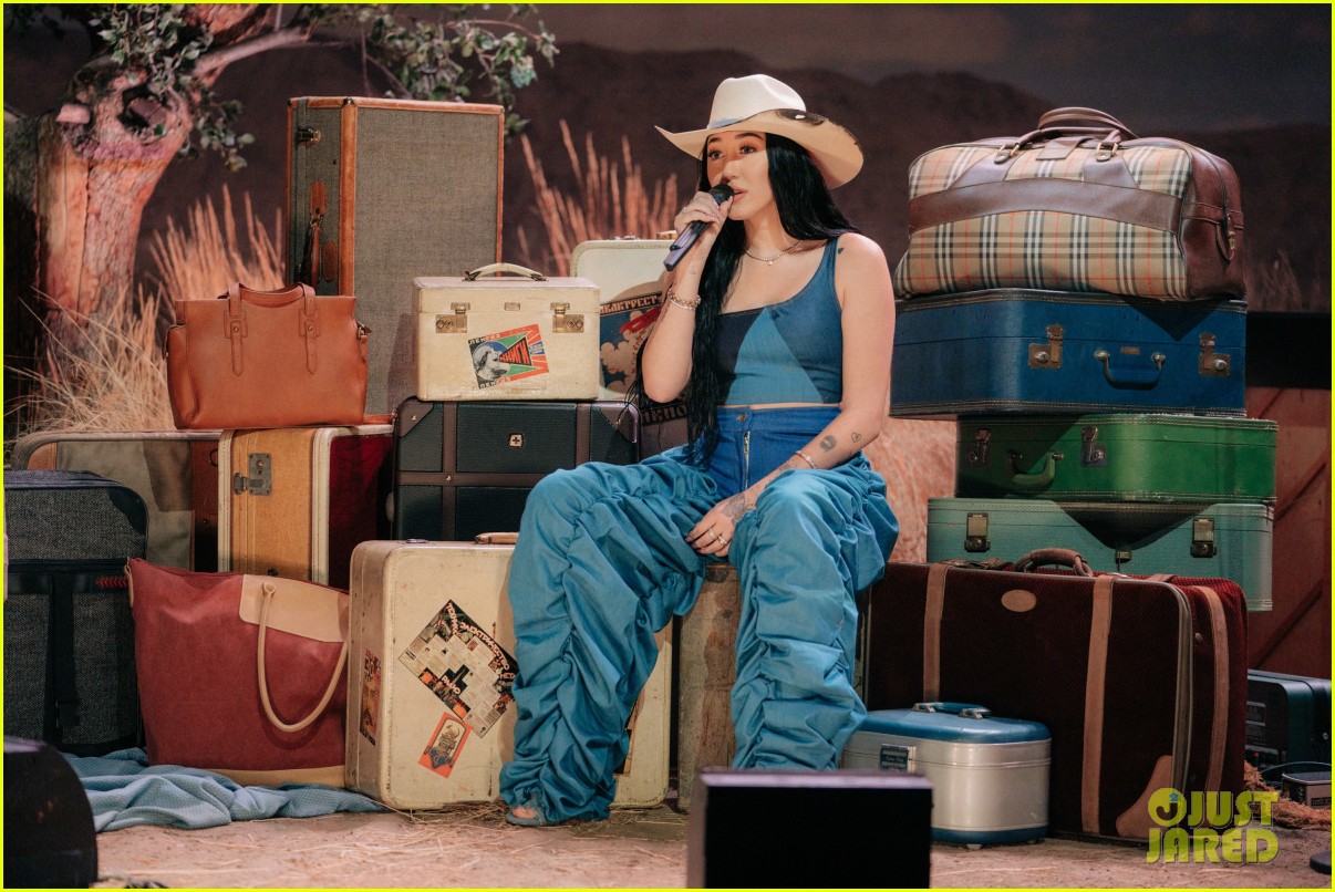 noah cyrus july performance anxiety corden 01
