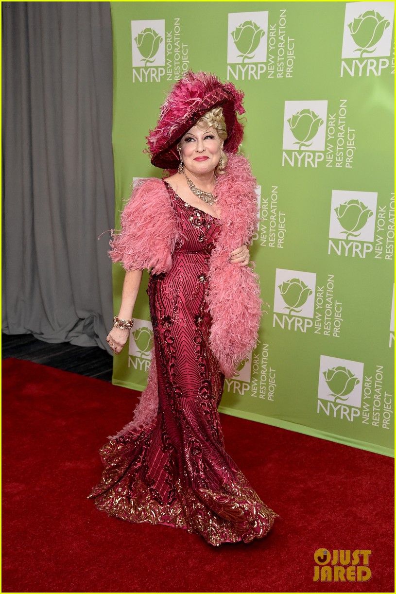 ben platt beanie feldstein bette midler halloween party 06