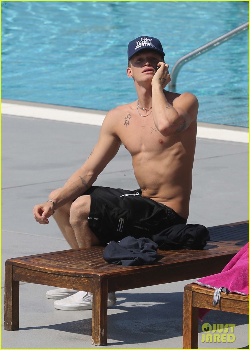 Cody Simpson Looks So Hot In A Speedo Photo 1268554 Photo Gallery Just Jared Jr