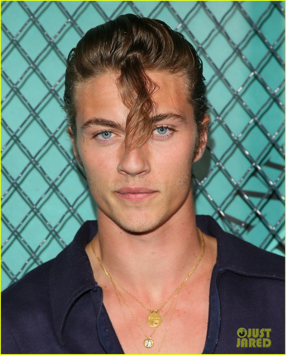 cody simpson at tiffany co event 05