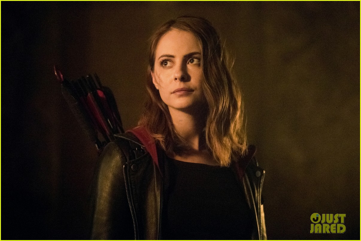 Willa Holland Is Back As Thea Queen On Arrow Tonight Photo 1269377 Photo Gallery Just 6577