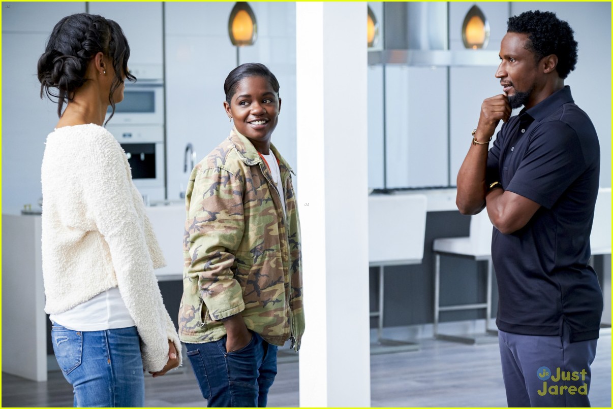 Layla Helps Out Coop With Her Music Career On All American Tonight Photo 1273587 All American Television Pictures Just Jared Jr