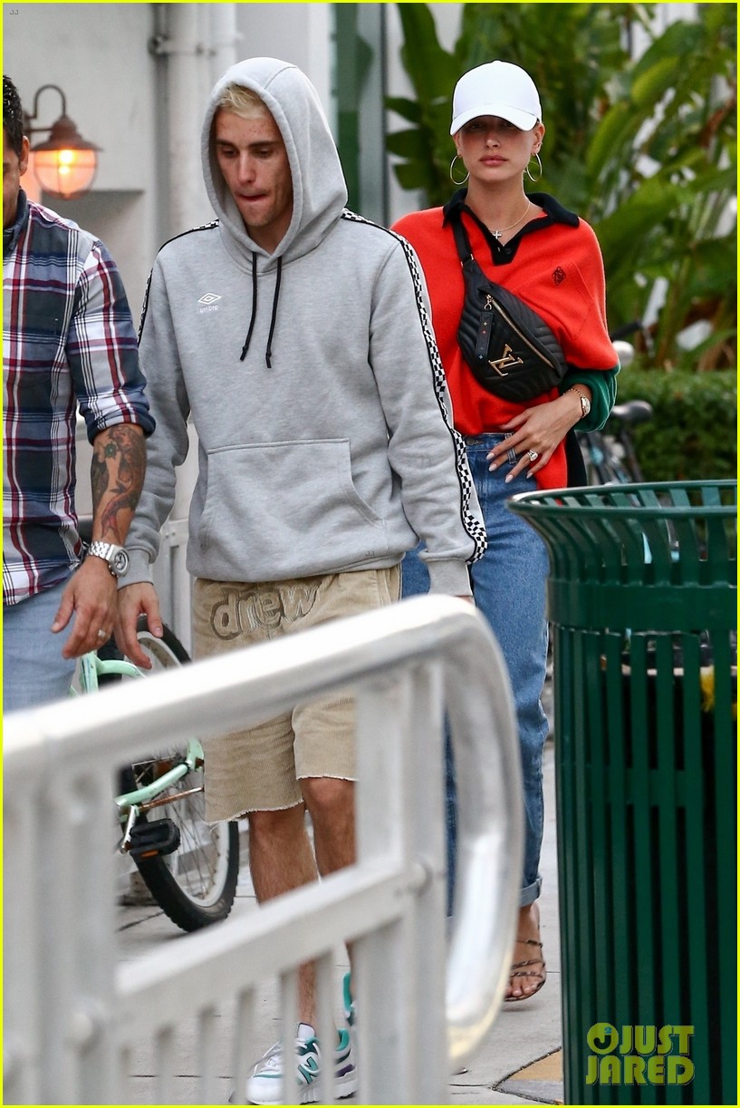 justin bieber hailey bieber dinner in miami sushi 06