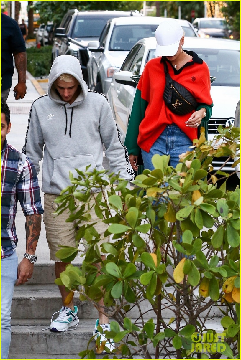justin bieber hailey bieber dinner in miami sushi 15