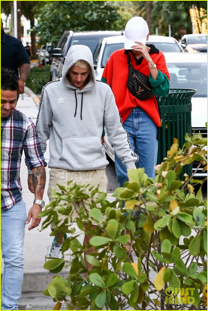 justin bieber hailey bieber dinner in miami sushi 22