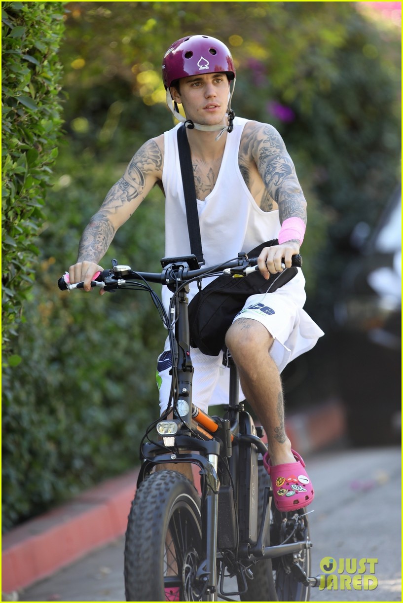 Justin Bieber Treats Himself to a Bike Ride After Hosting Trick-or ...