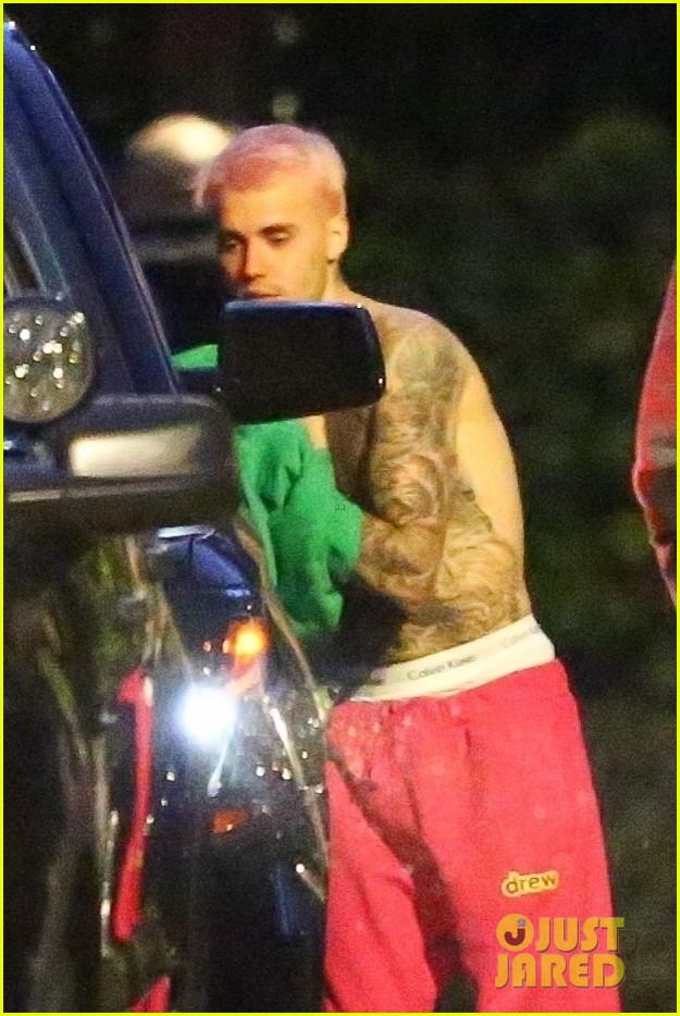 Jusitn Bieber is Showing Off His New Pink Hair! | Photo 1275134 - Photo ...